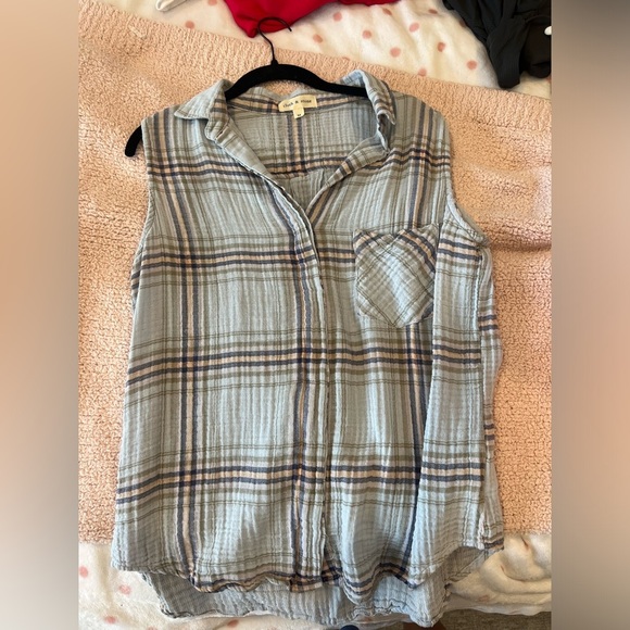 Cloth & Stone Sleeveless Button Down Shirt - Picture 3 of 4